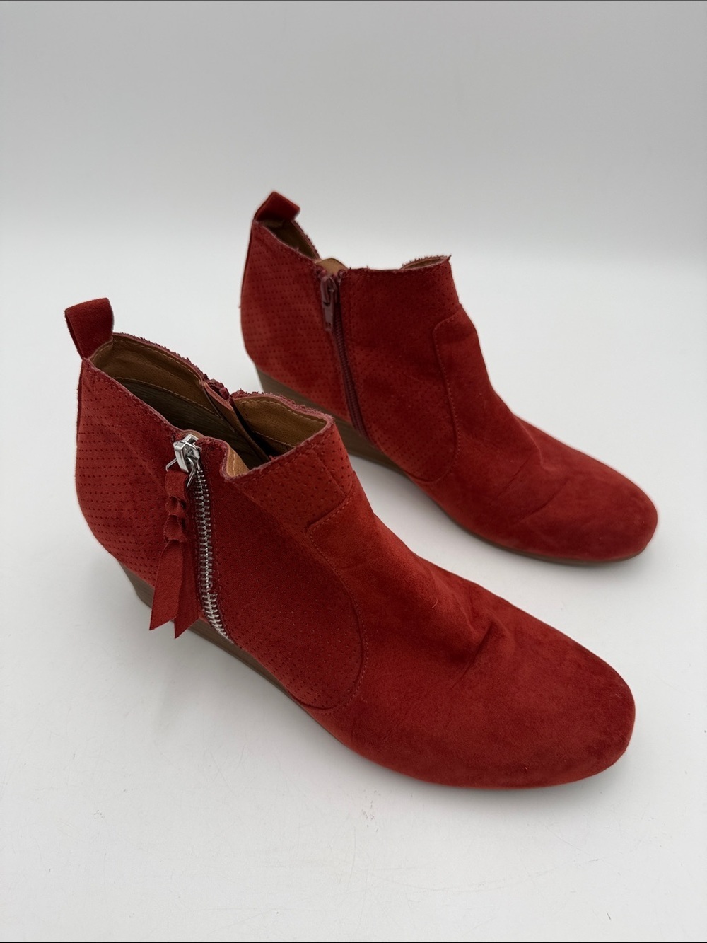 Dolce Vita Red Suede Ankle Booties women 9.5  with Side Zipper Tassel casual Y2K